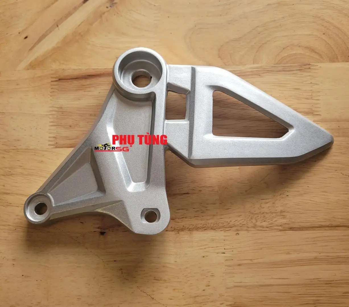 Báng nhôm gác chân trước trái Honda CB300R CB150R